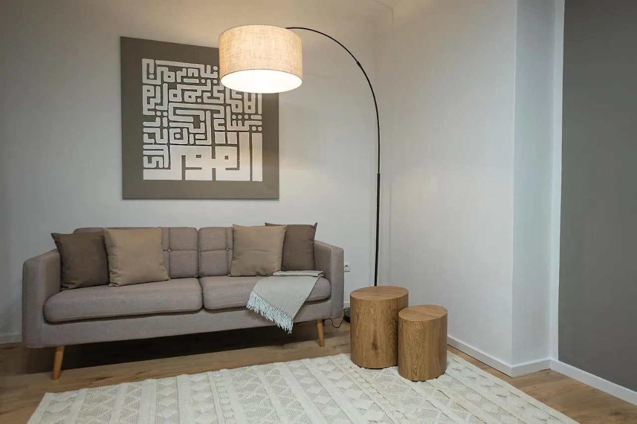 Central 2-Room Apartment With A Terrace Viena