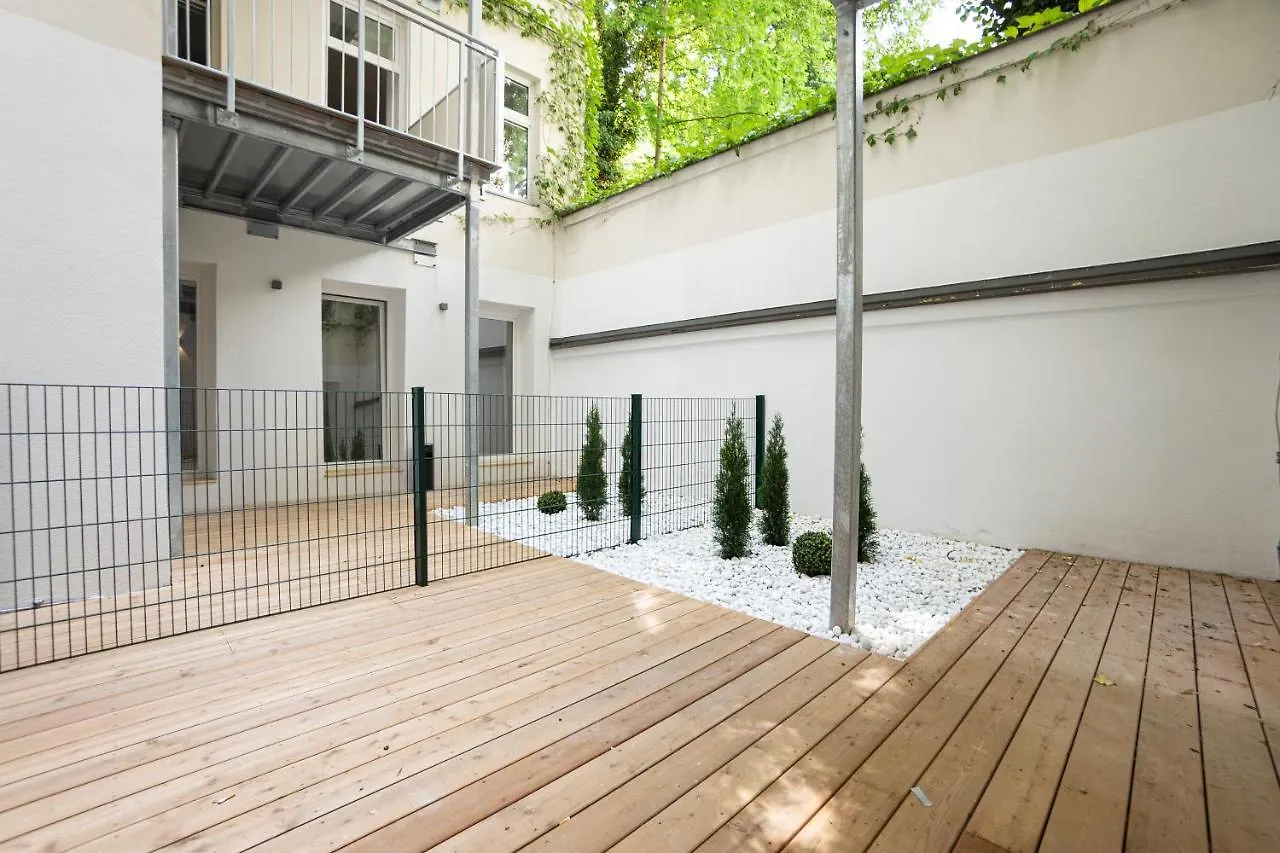 Central 2-Room Apartment With A Terrace Viena 0*,  Áustria